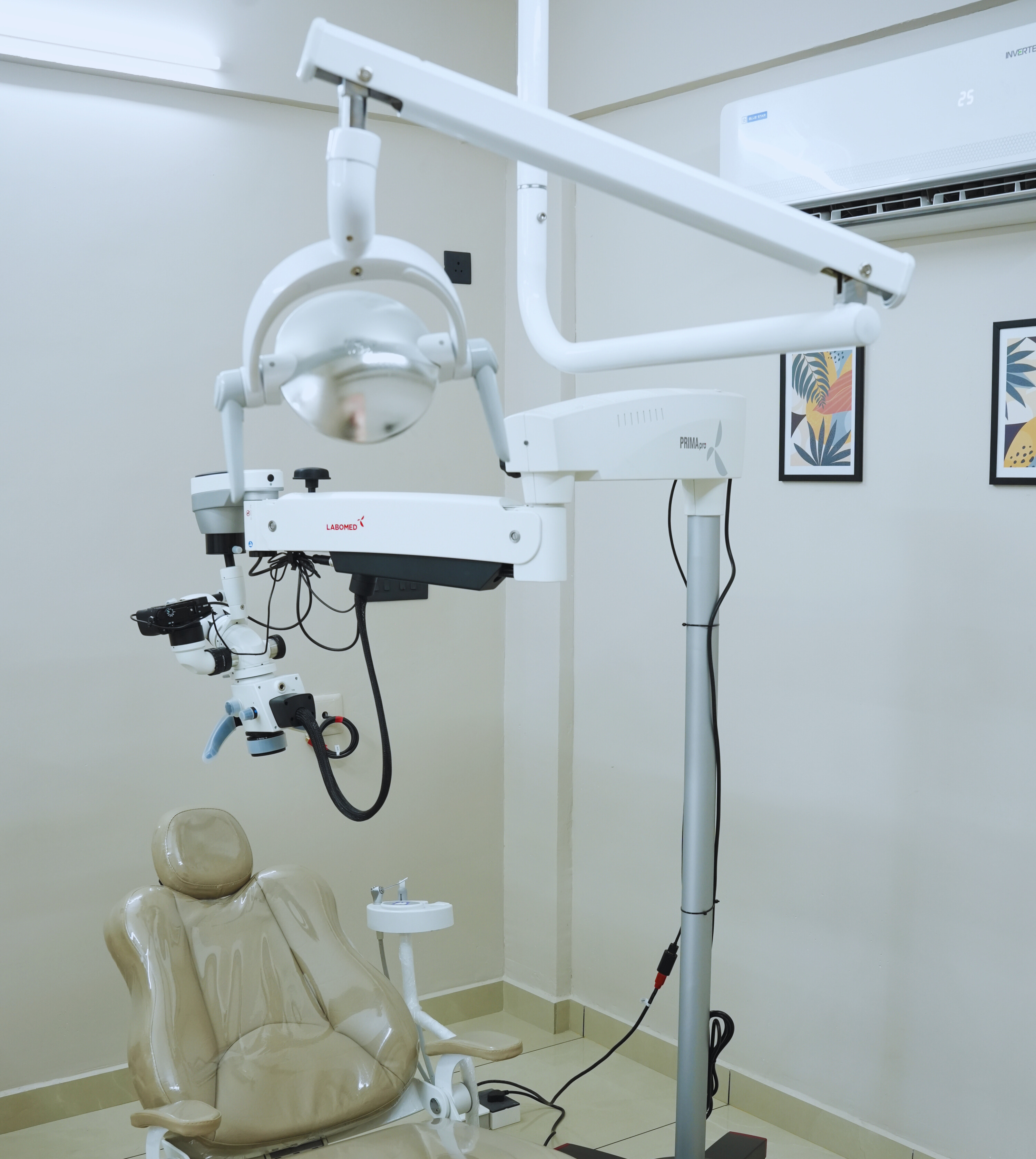 Advanced dental operating microscope for precision endodontic and restorative procedures